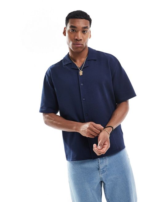 Threadbare - Marineblå og kortærmet skjorte med reverskrave i seersucker