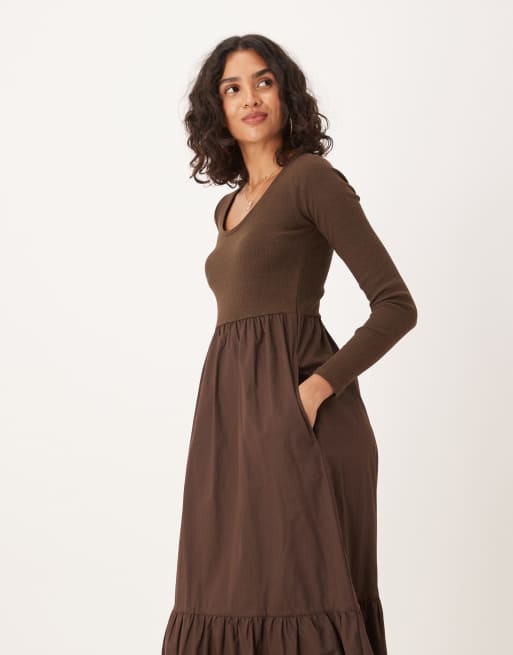 Threadbare - Midi jurk met lange mouwen, lage ronde hals en rok van popeline in bruin, 4 van 4