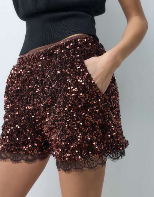 Threadbare mini short met lovertjes en kanten rand in chocoladebruin, 4 van 5