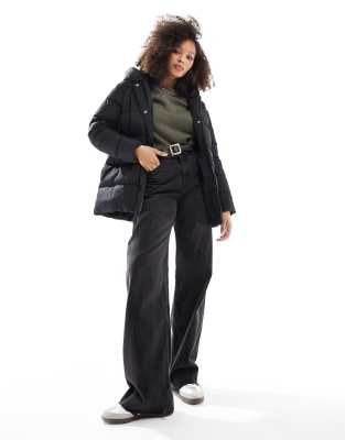 Threadbare - Mittellange Pufferjacke in Schwarz