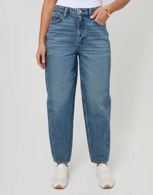 Threadbare Petite barrel leg jeans in mid blue, 2 of 3