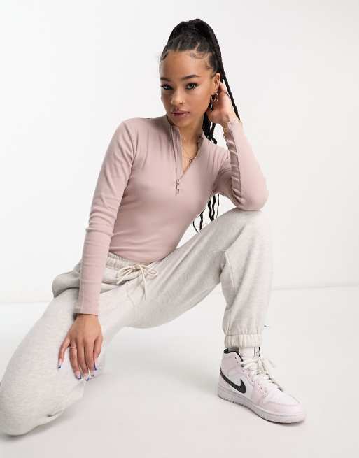 Threadbare Petite – Brungrå, ribbad body med hög krage, halvlång dragkedja och långa ärmar , 3 av 4