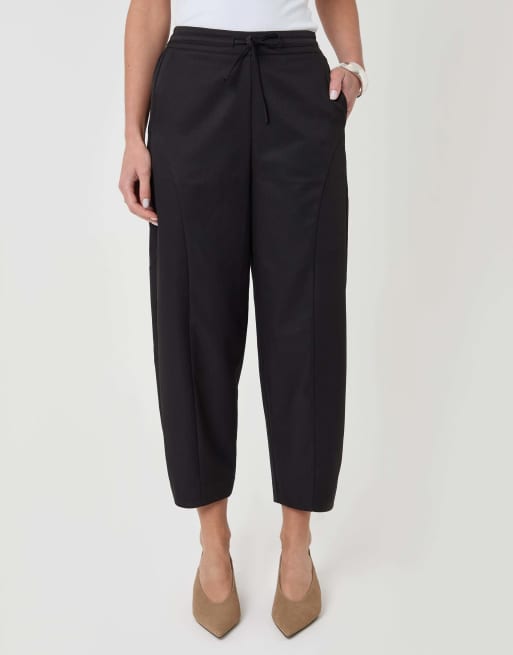Threadbare Petite curved seam barrel leg trousers in black, 2 of 5