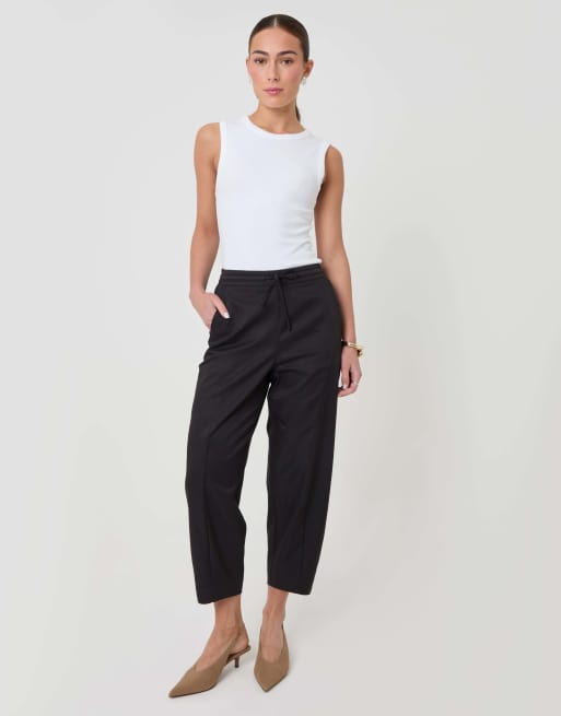 Threadbare Petite curved seam barrel leg trousers in black, 3 of 5