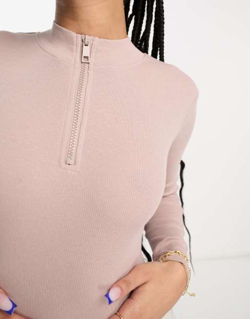 Threadbare Petite - Geribbelde hoogsluitende body met korte rits en lange mouwen in taupe , 4 van 4
