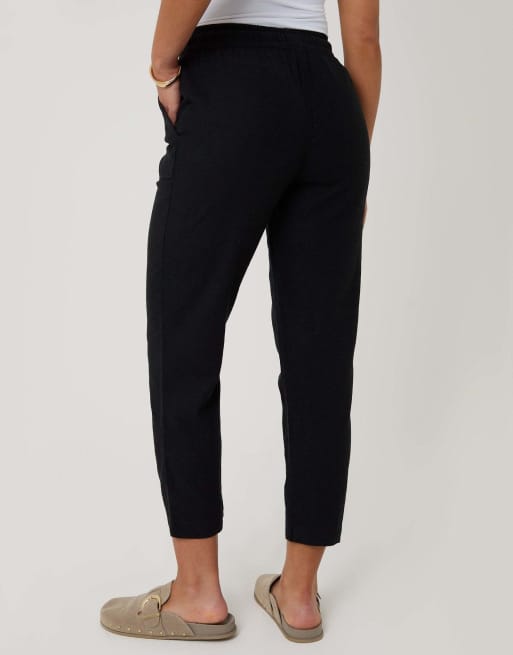 Threadbare Petite linen blend drawstring waist tapered trousers in black, 4 of 5
