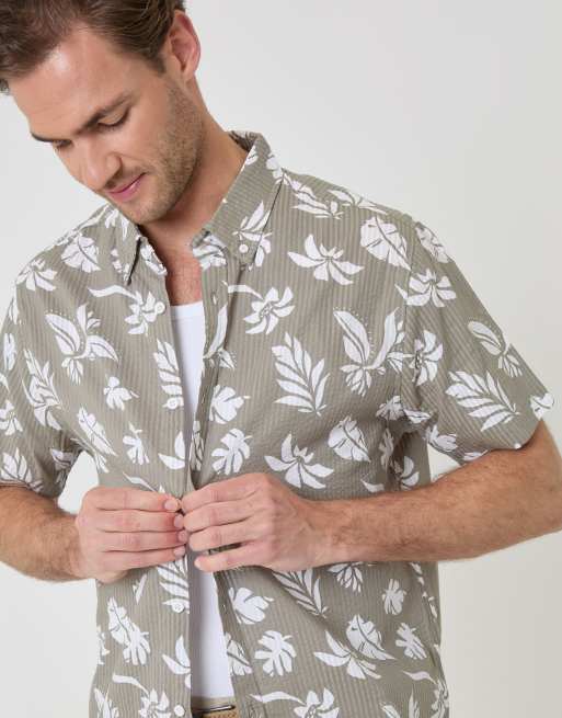 Threadbare Plant print cotton short sleeve shirt in pale green, 2 of 4