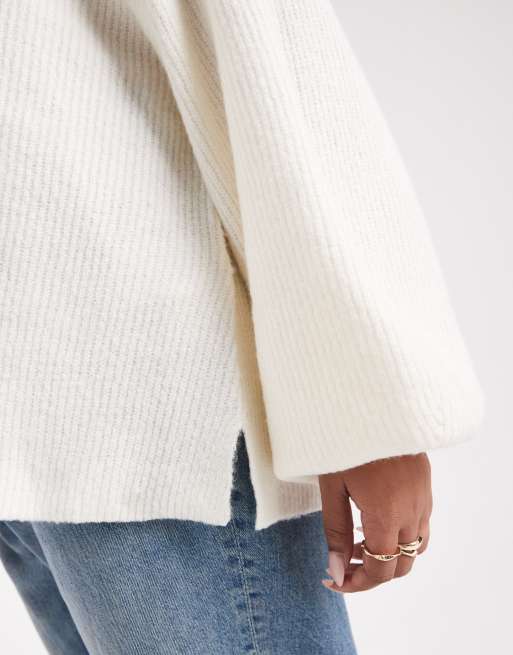 Threadbare Plus fluffy v-neck slouchy jumper in off white, 3 of 4