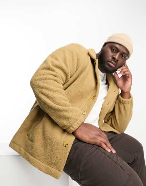 Threadbare Plus – Hemdjacke aus Teddystoff in Kamelbraun mit Knopfleiste