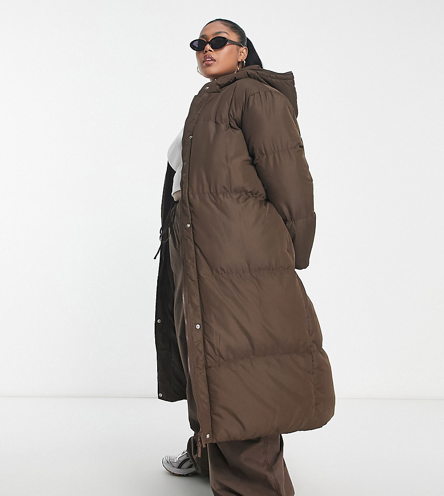 Threadbare Plus Jodie maxi puffer coat with hood in chocolate brown