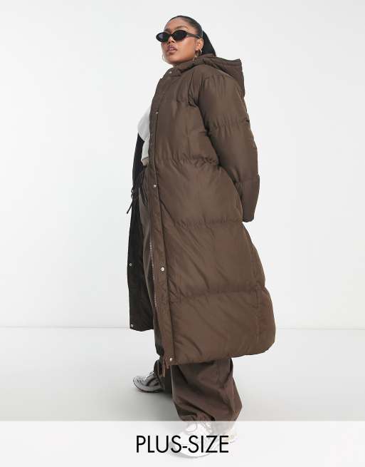 Threadbare Plus - Jodie - Piumino taglio lungo marrone cioccolato con cappuccio