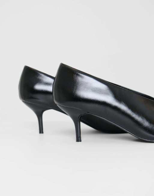 Threadbare Pointed kitten heels in black, 3 of 5