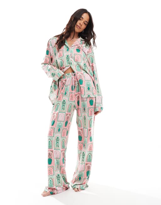 Threadbare Printed long button-through pyjama set in pale green