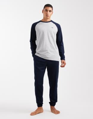 Threadbare - Pyjama aus langärmligem Oberteil und Hose mit Bündchen in Marineblau und Grau