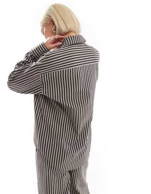 Threadbare Relaxed Fit Shirt In Neutral