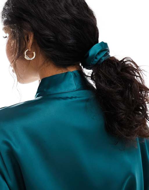 Threadbare reversible satin and teddy robe in green with scrunchie | ASOS
