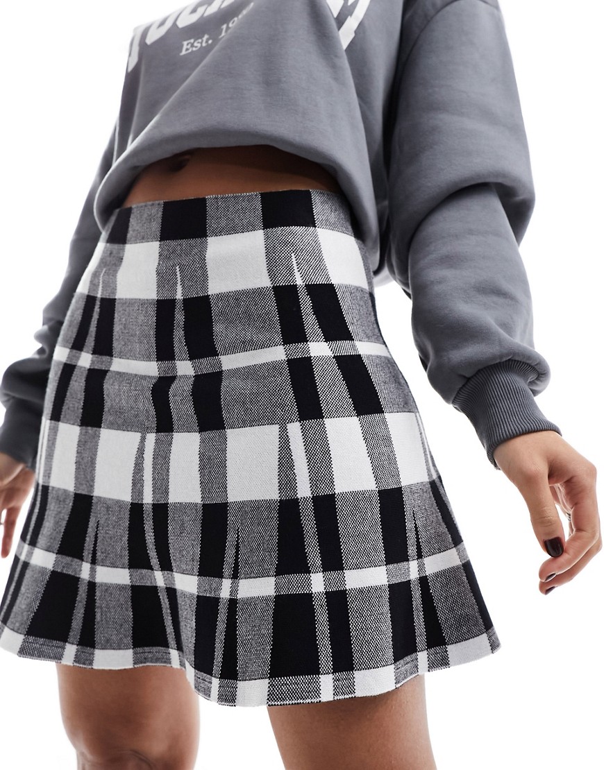 Threadbare River knitted pleated skirt in black and white check