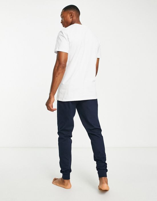 https://images.asos-media.com/products/threadbare-rocket-lounge-t-shirt-and-joggers-set-in-white-and-navy/201607547-2?$n_550w$&wid=550&fit=constrain