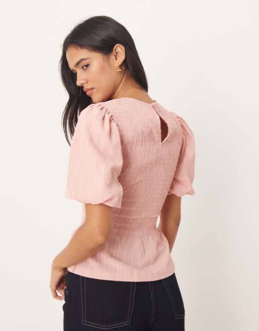 Threadbare – Rosa, strukturerad topp med puffärmar och smockdetalj, 4 av 4
