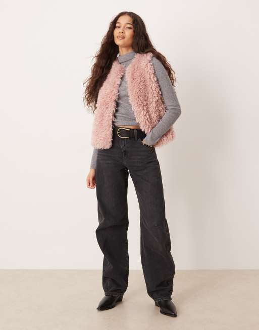 Threadbare – Rosa väst i fuskpäls, 2 av 4