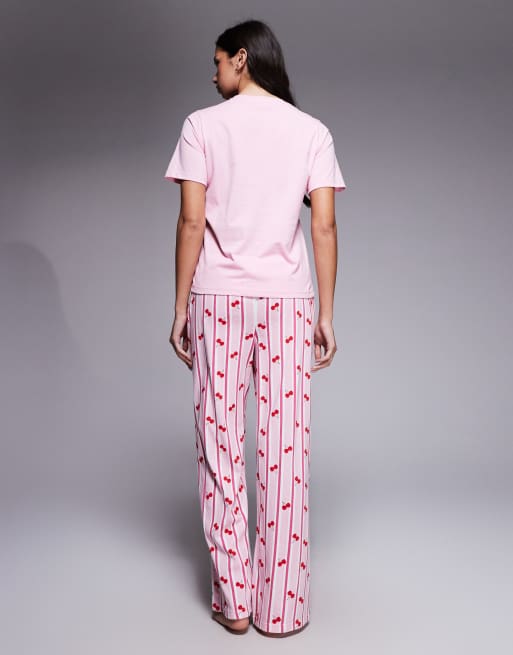 Threadbare – Różowa walentynkowa piżama z nadrukiem z ciastem w stylu vintage, 2 z 4