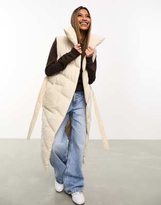 Threadbare - Sammie - Gilet taglio lungo oversize color pietra con scollo sciallato e allacciatura in vita