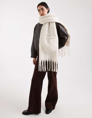 Threadbare Scarf With Pocket Detail In Neutral