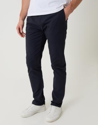 Schmal geschnittene Chinohose in Marineblau Marineblau W38