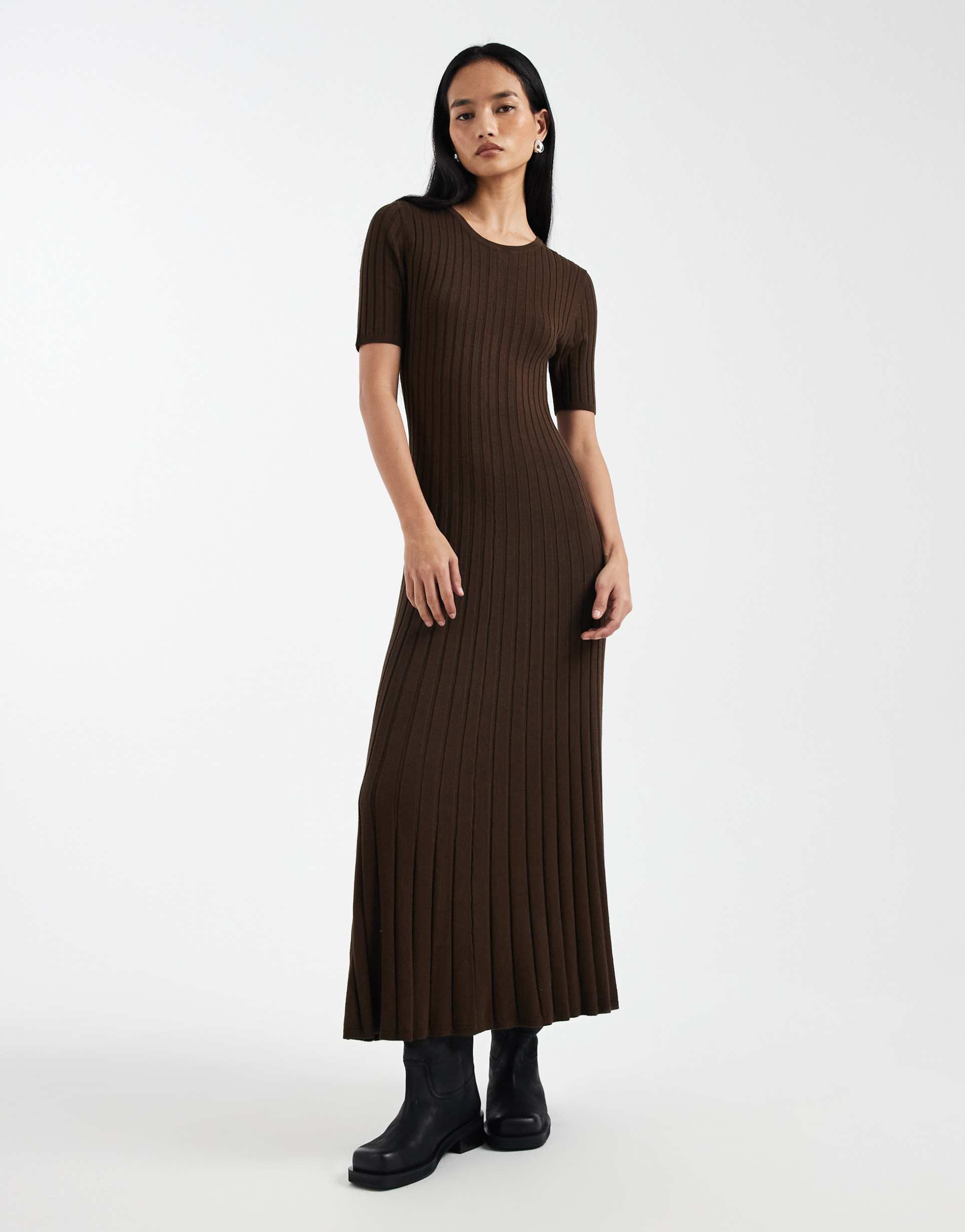 threadbare short sleeve knit maxi dress in chocolate brown