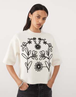 Threadbare Short Sleeve Sweater With Flower Embroidery In White