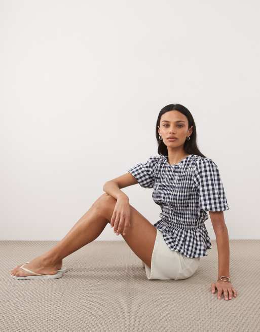 Threadbare – Strukturiertes, gesmoktes Oberteil mit Puffärmeln und Vichy-Karo in Marineblau, 2 von 4