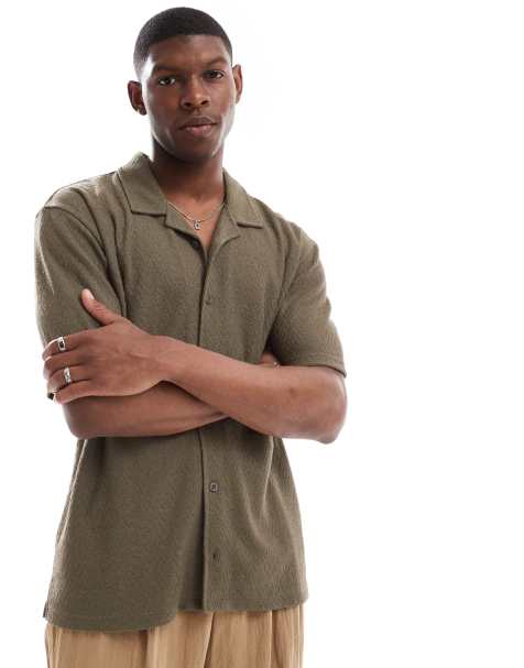 Threadbare – Strukturiertes, kurzärmliges Hemd in Khaki - view 1