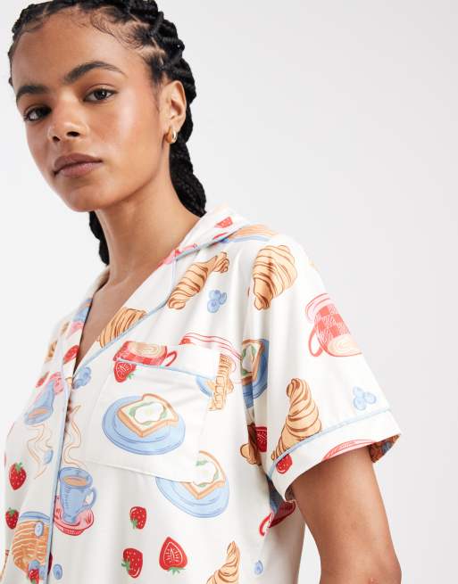 Threadbare - Superzachte korte pyjamaset met knopen en print in ecru en blauw, 3 van 4
