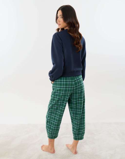 Threadbare Sweatshirt & barrel leg trousers pyjama set in green, 4 of 5