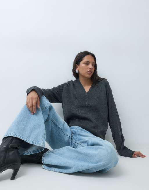 Threadbare sweter z dekoltem w kształcie litery V z szerokimi mankietami w kolorze grafitowym, 3 z 5