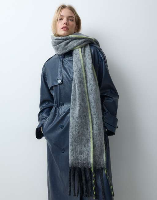 Threadbare szalik oversize w kolorze antracytowym z kontrastowym wykończeniem w kolorze limonkowym, 1 z 4