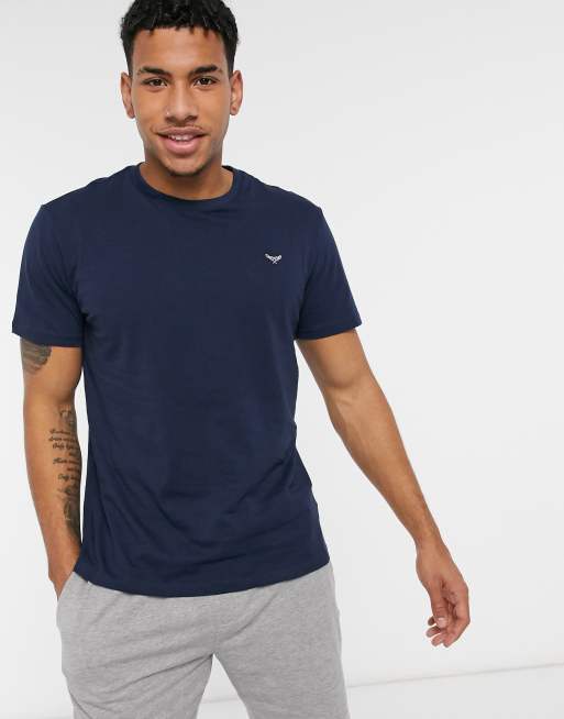 Shirts that go on sale with navy blue shorts