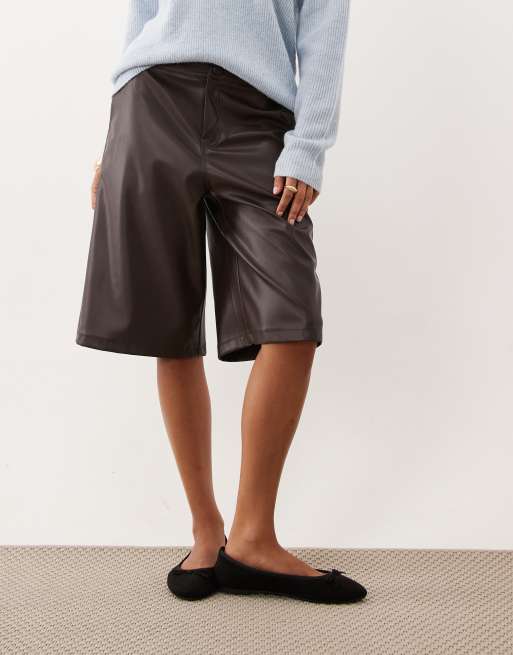 Threadbare textured faux leather tailored bermuda shorts In chocolate, 3 of 5