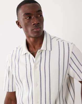 Threadbare Textured Heavyweight Short Sleeve Shirt In White