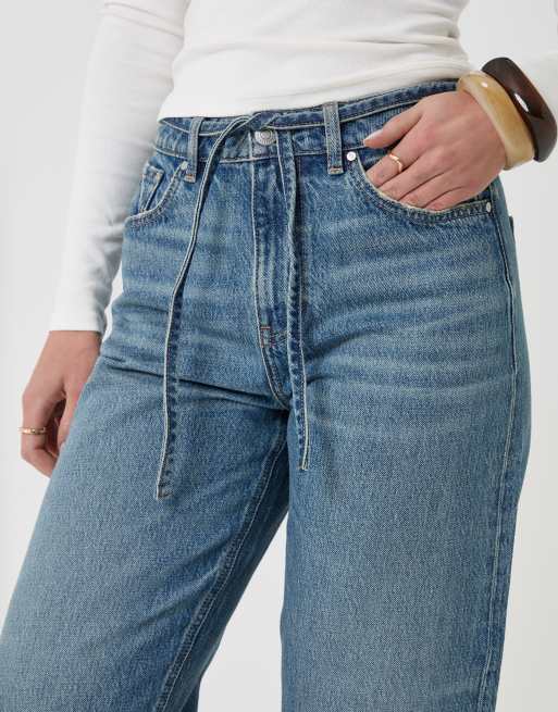 Threadbare Tie belt barrel leg jeans in mid blue, 3 of 4