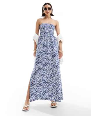 Threadbare - Trägerloses Midikleid in Blau mit Blumenmuster und geraffter Brustpartie