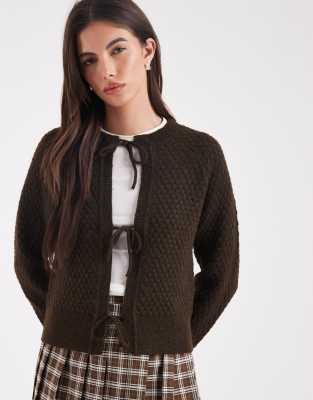 Threadbare - Vorne gebundene Strickjacke in Schokobraun-Brown