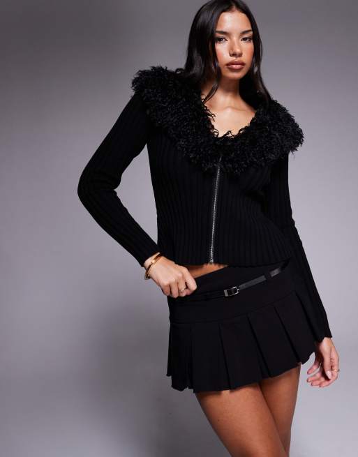 Tiger Mist – Annelise – Svart, extra kort skort med avtagbart, extra smalt skärp, medelhög midja och veck