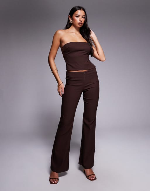 Tiger Mist - Gwendolyn - Pantaloni sartoriali a zampa marroni gessati a vita bassa con zip sul davanti in coordinato