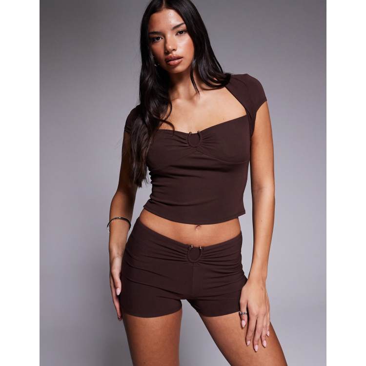 209132749-1-brown?$n_750w$&wid