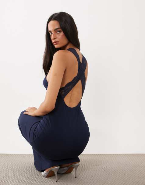 Tiger Mist Seraphine robe longue croisée au dos avec bordure en dentelle, bleu marine - view 1