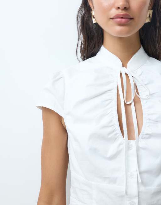 Tiger Mist Viola cap sleeve keyhole detail shirt in white, 3 of 5