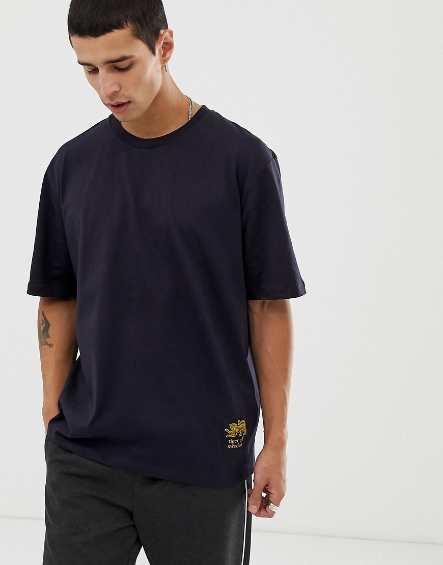 Tiger of Sweden Jeans – Marinblå t-shirt i oversize-modell med logga