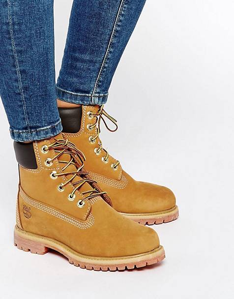 Timberland Classic 6 Inch Premium boots in wheat beige