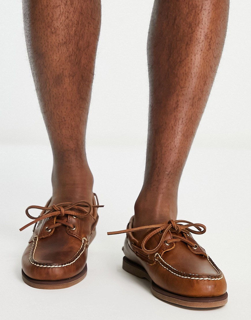 timberland classic boat shoes in mid brown